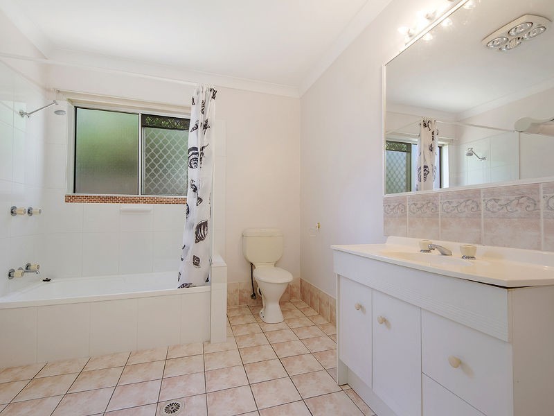 23 Pine Street, Jacobs Well QLD 4208