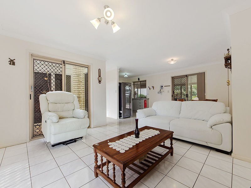 19 Royal Palm Drive, Steiglitz QLD 4207