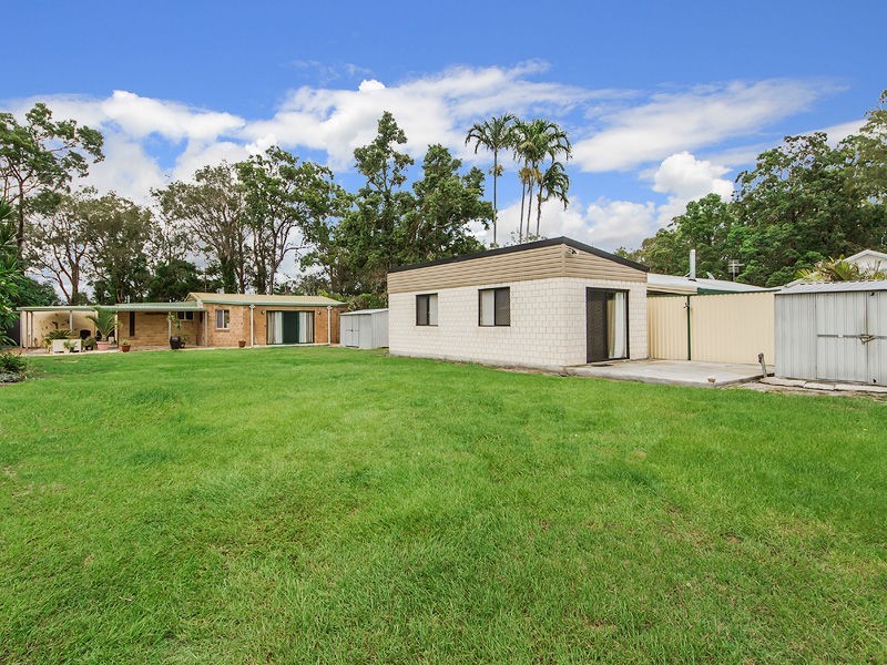 17 Pine Street, Jacobs Well QLD 4208