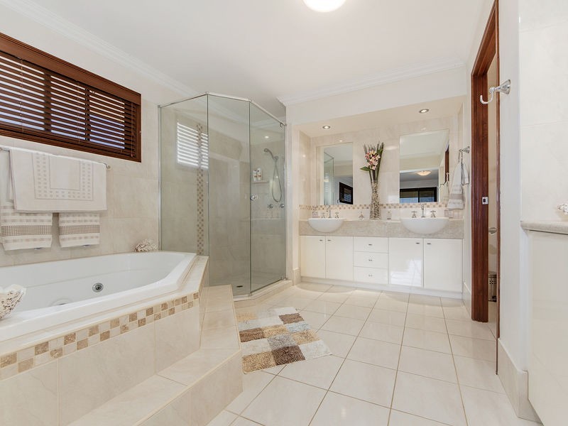 39 ESPLANADE, Jacobs Well QLD 4208