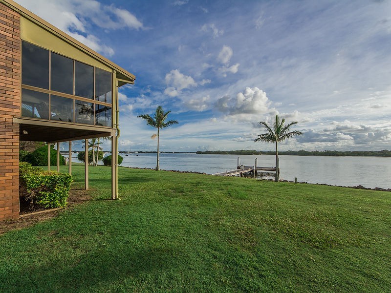 10 ESPLANADE, Jacobs Well QLD 4208