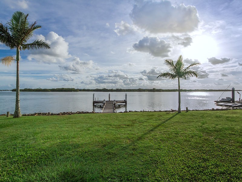 10 ESPLANADE, Jacobs Well QLD 4208