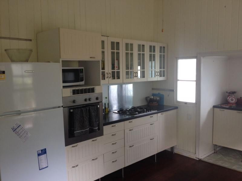 300 Cabbage Tree Point Road, Steiglitz QLD 4207
