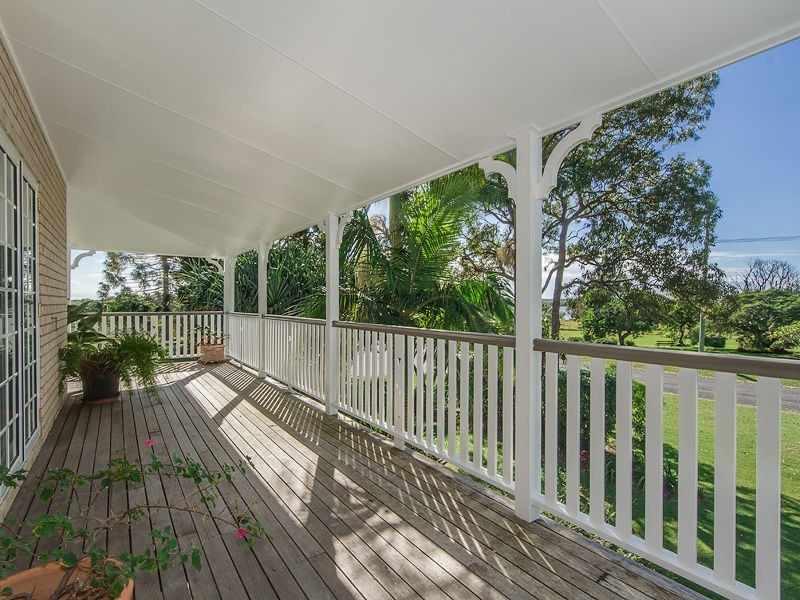 6 SEAVIEW Avenue, Jacobs Well QLD 4208
