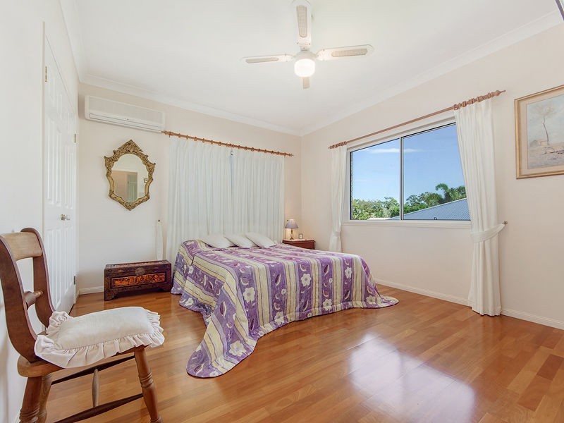 6 SEAVIEW Avenue, Jacobs Well QLD 4208