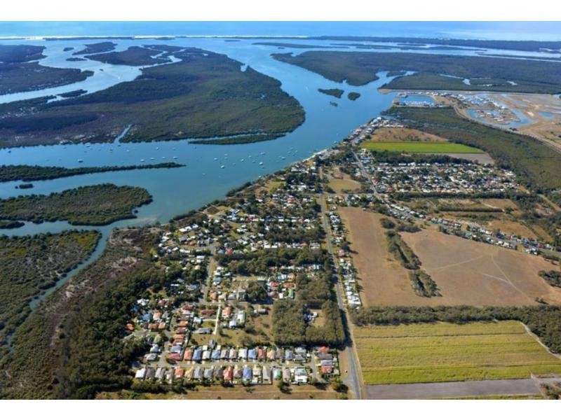 6 SEAVIEW Avenue, Jacobs Well QLD 4208