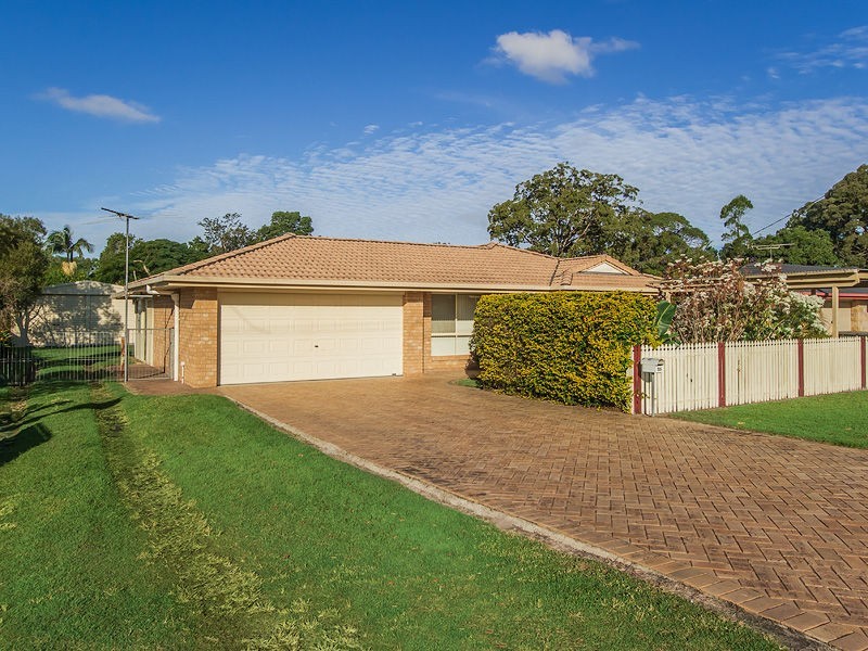 25 PELICAN Parade, Jacobs Well QLD 4208