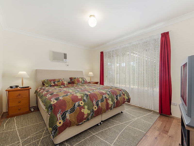 25 PELICAN Parade, Jacobs Well QLD 4208