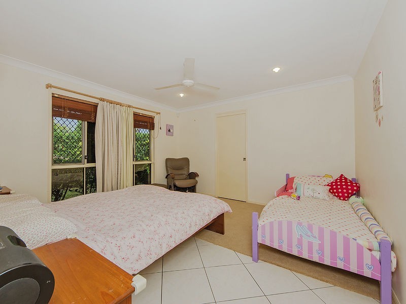 8 Greenfinch Court, Jacobs Well QLD 4208