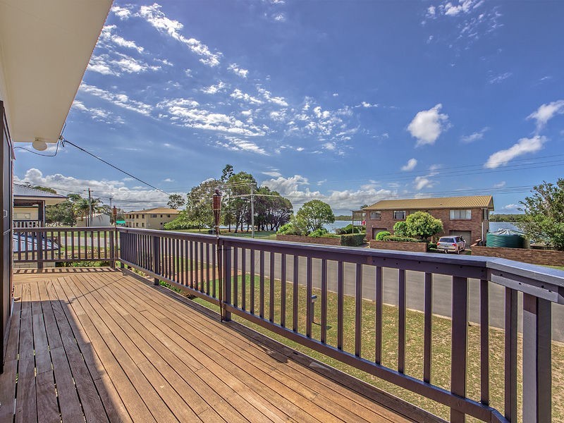 11 Esplanade, Jacobs Well QLD 4208