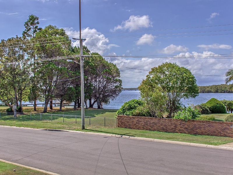 11 Esplanade, Jacobs Well QLD 4208