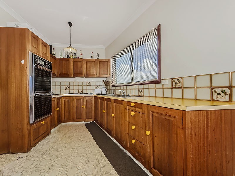 11 Esplanade, Jacobs Well QLD 4208