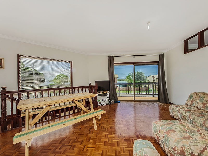 11 Esplanade, Jacobs Well QLD 4208