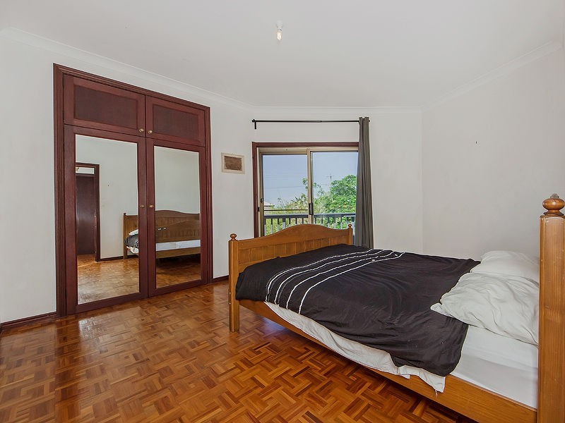 11 Esplanade, Jacobs Well QLD 4208