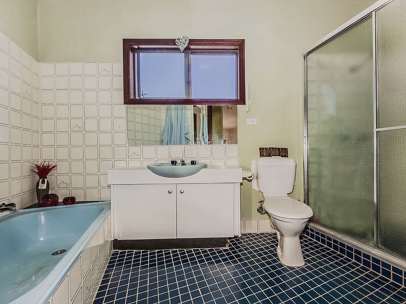 11 Esplanade, Jacobs Well QLD 4208
