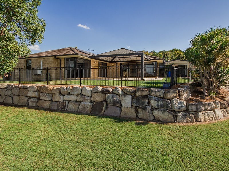 74 OVERLAND Drive, Edens Landing QLD 4207