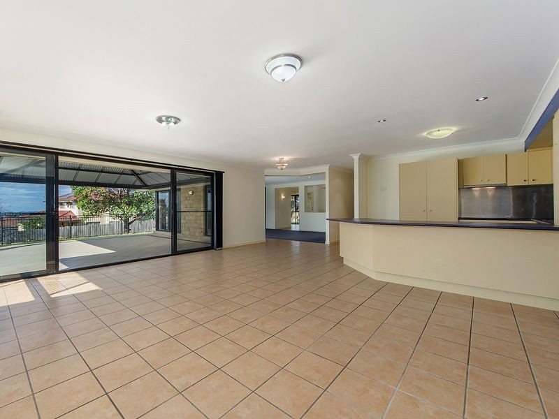 74 OVERLAND Drive, Edens Landing QLD 4207