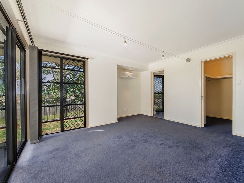 74 OVERLAND Drive, Edens Landing QLD 4207