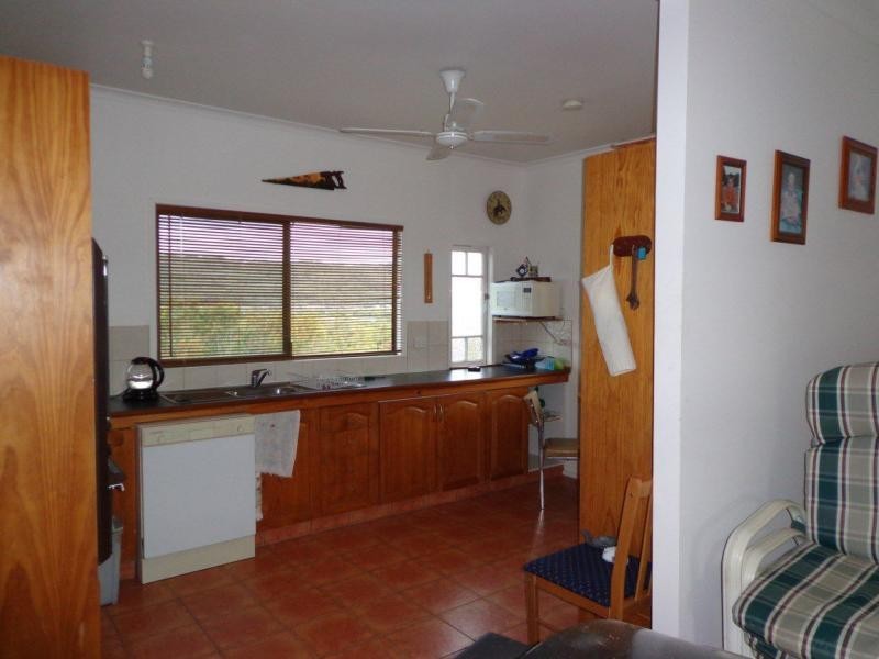 89 Shore Street Street, Russell Island QLD 4184