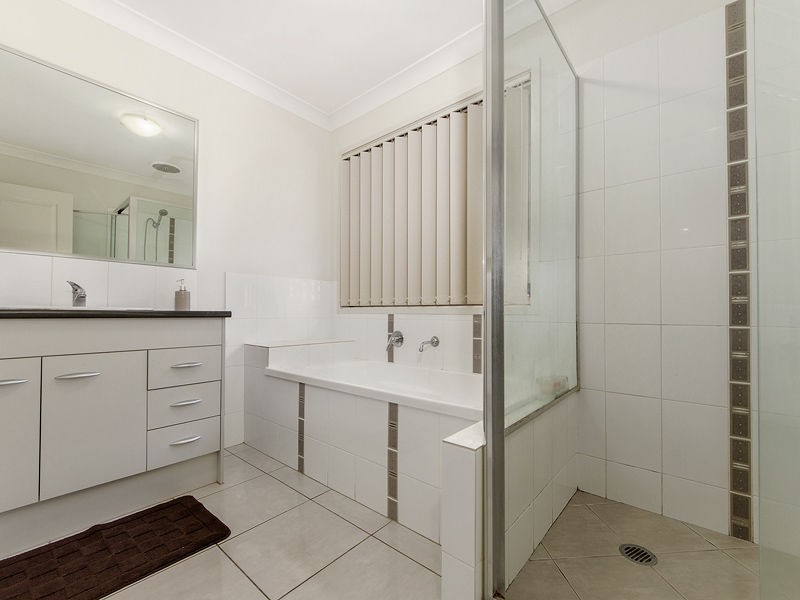 18 Collingrove Circuit, Pimpama QLD 4209