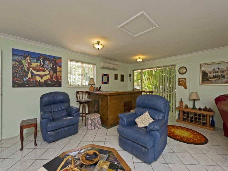 12 Banka Avenue, Jacobs Well QLD 4208