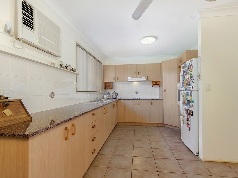 25 PELICAN Parade, Jacobs Well QLD 4208