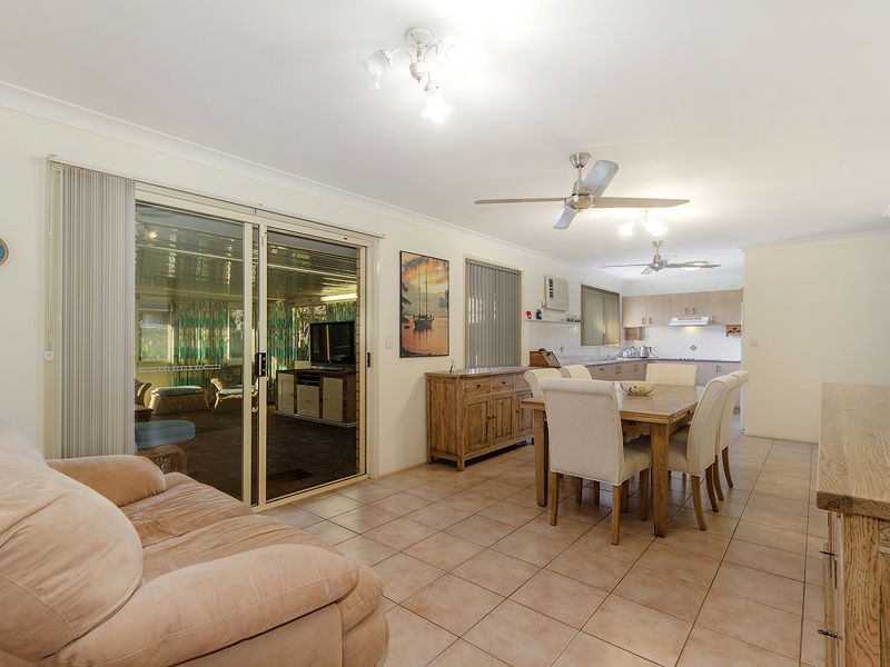 25 PELICAN Parade, Jacobs Well QLD 4208
