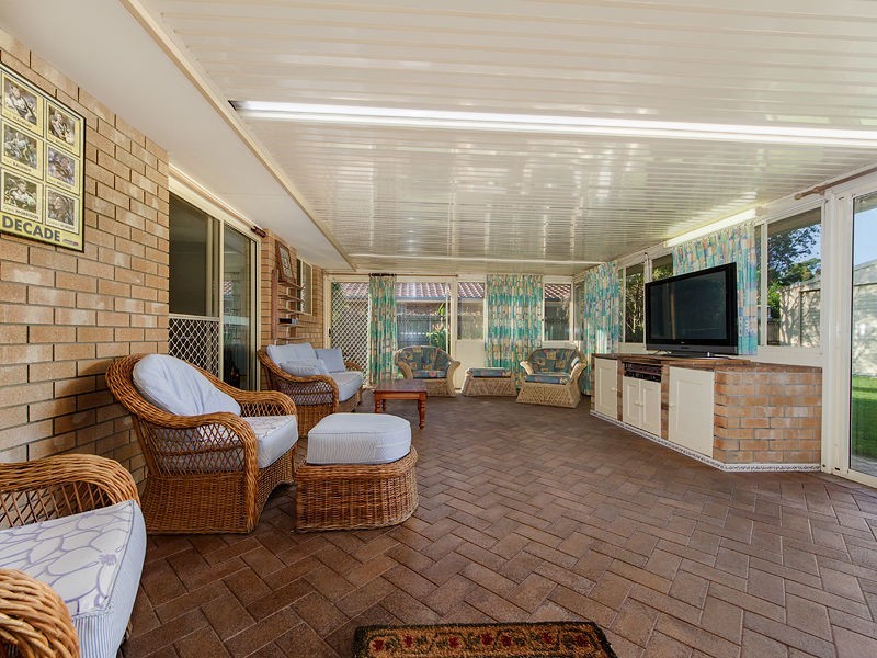 25 PELICAN Parade, Jacobs Well QLD 4208