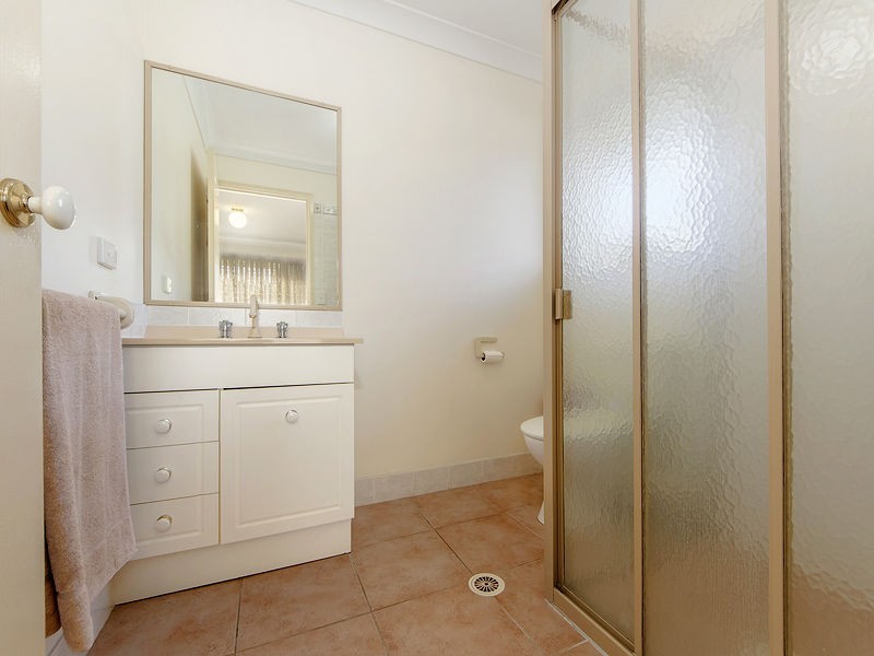 25 PELICAN Parade, Jacobs Well QLD 4208