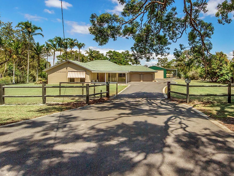 24 Pelican Parade, JACOBS WELL, Jacobs Well QLD 4208