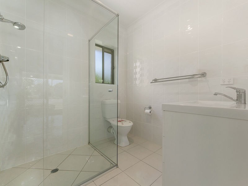 24 Pelican Parade, JACOBS WELL, Jacobs Well QLD 4208