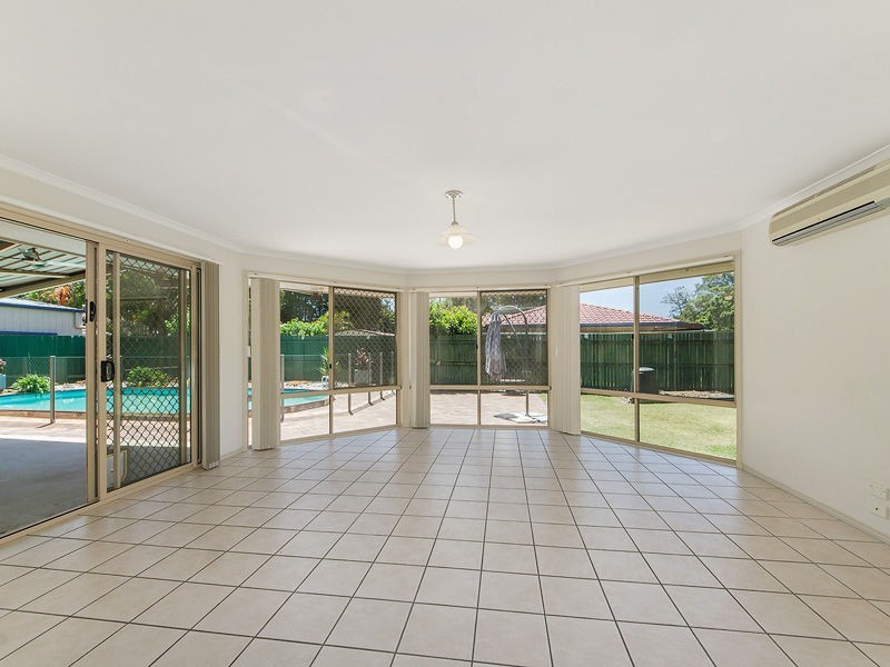 9 Pelican Parade, Jacobs Well QLD 4208