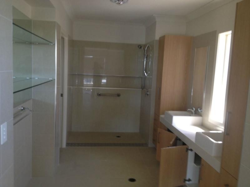 10 Windward Place, Jacobs Well QLD 4208