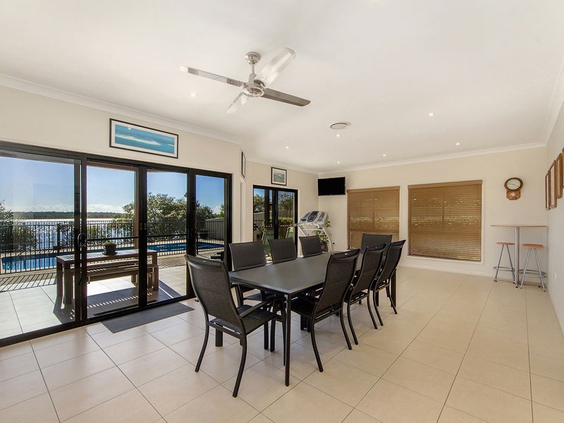 42 Esplanade, Jacobs Well QLD 4208
