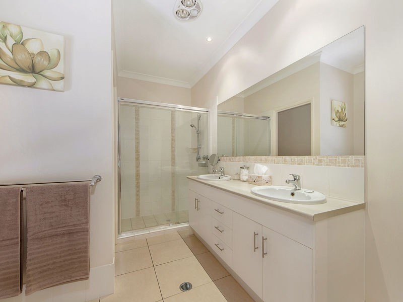 42 Esplanade, Jacobs Well QLD 4208