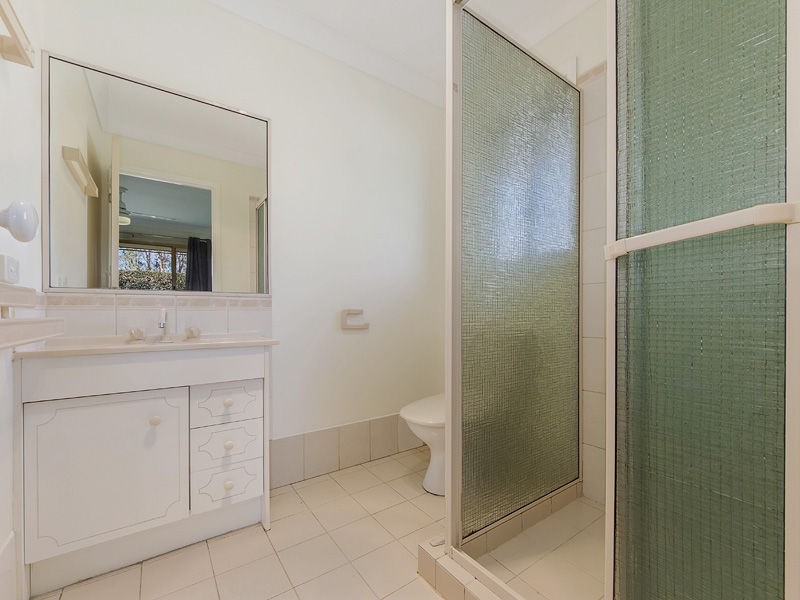 16 Helmore Road, Jacobs Well QLD 4208