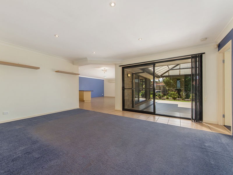 74 OVERLAND Drive, Edens Landing QLD 4207