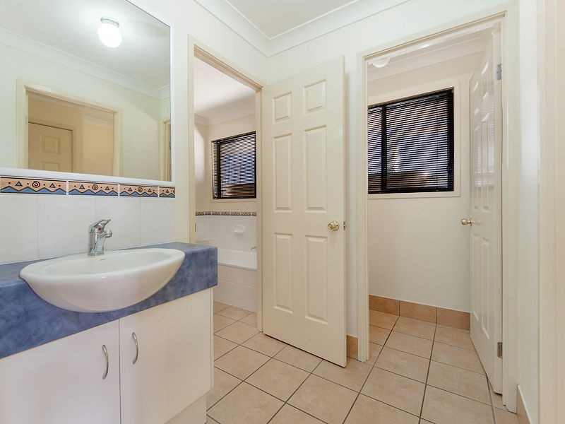 74 OVERLAND Drive, Edens Landing QLD 4207