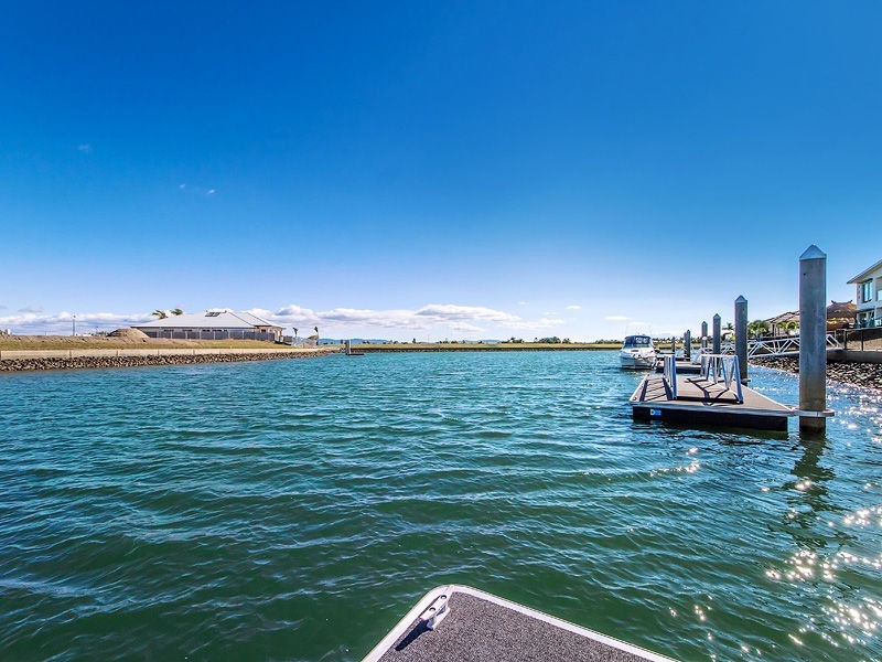 24 SUNDOWN Place, CALYPSO BAY, Jacobs Well QLD 4208