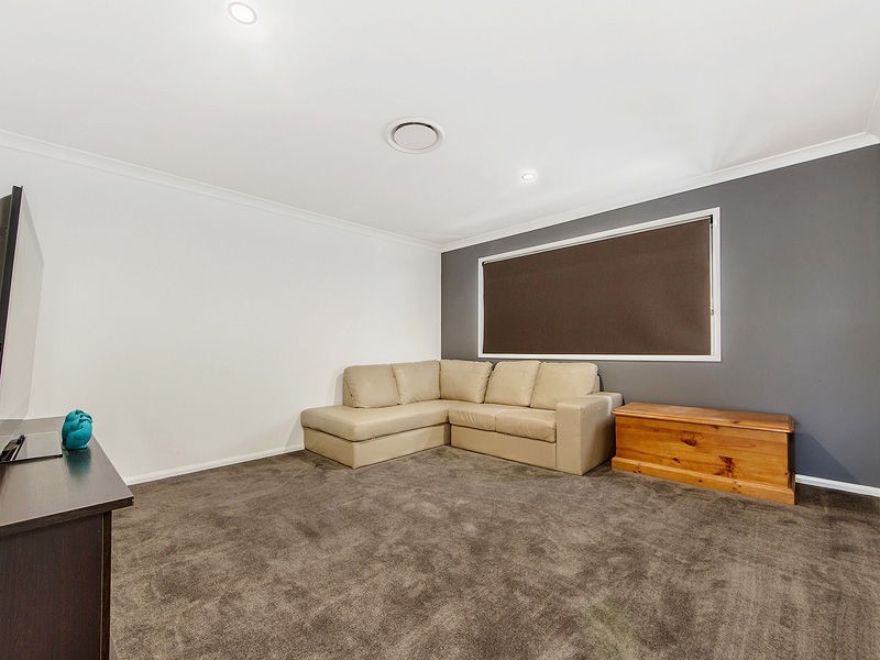 24 SUNDOWN Place, CALYPSO BAY, Jacobs Well QLD 4208