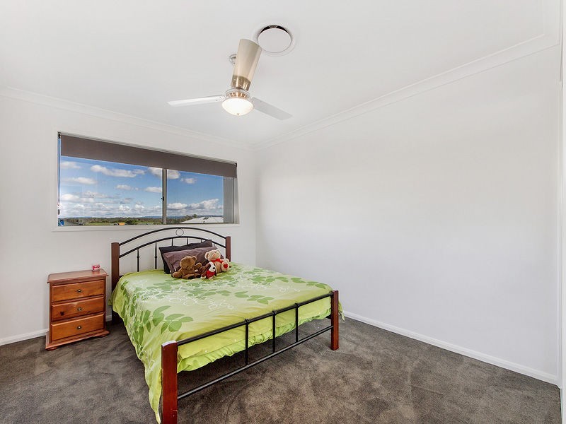 24 SUNDOWN Place, CALYPSO BAY, Jacobs Well QLD 4208