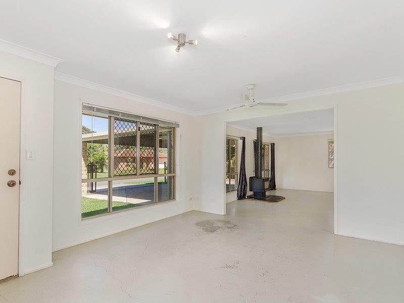 8 Samuel Court, Jacobs Well QLD 4208