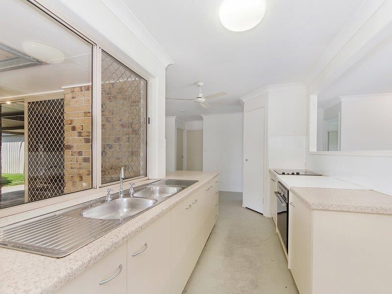 8 Samuel Court, Jacobs Well QLD 4208
