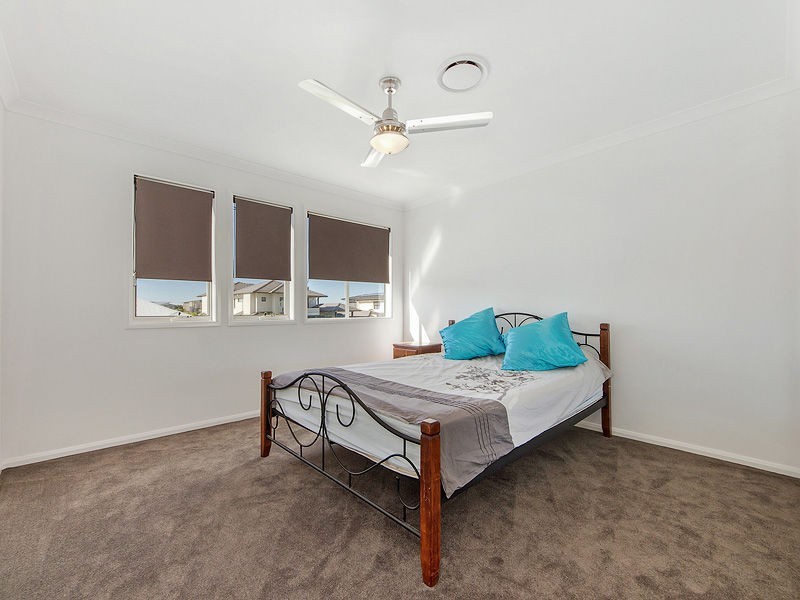 24 SUNDOWN Place, CALYPSO BAY, Jacobs Well QLD 4208