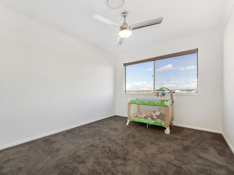 24 SUNDOWN Place, CALYPSO BAY, Jacobs Well QLD 4208
