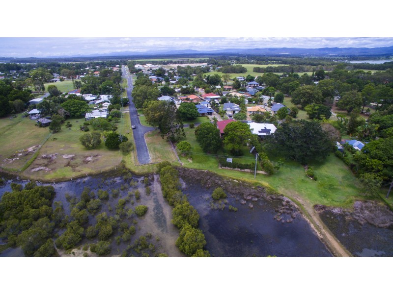 1 Marine Ct, Jacobs Well QLD 4208