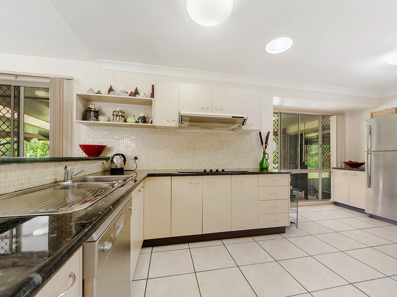 16 BELAIR Drive, Yatala QLD 4207