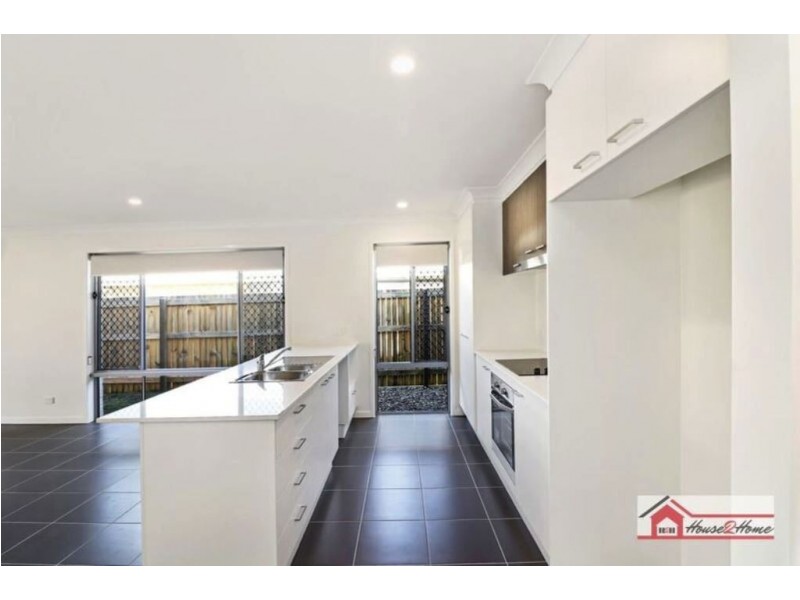 6 Blue Bay Street, Jacobs Well QLD 4208