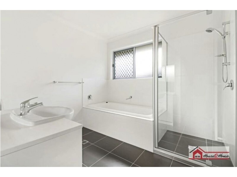 6 Blue Bay Street, Jacobs Well QLD 4208