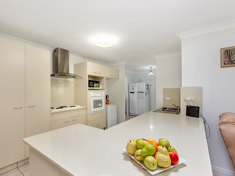 15 The Esplanade, Jacobs Well QLD 4208
